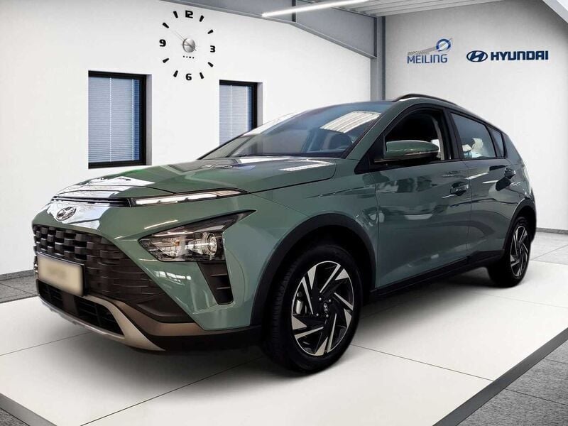 Mangrove green Gebraucht 2024 Hyundai Bayon Prime SUV | 19.800 € (Superpreis) - Bild 1/4