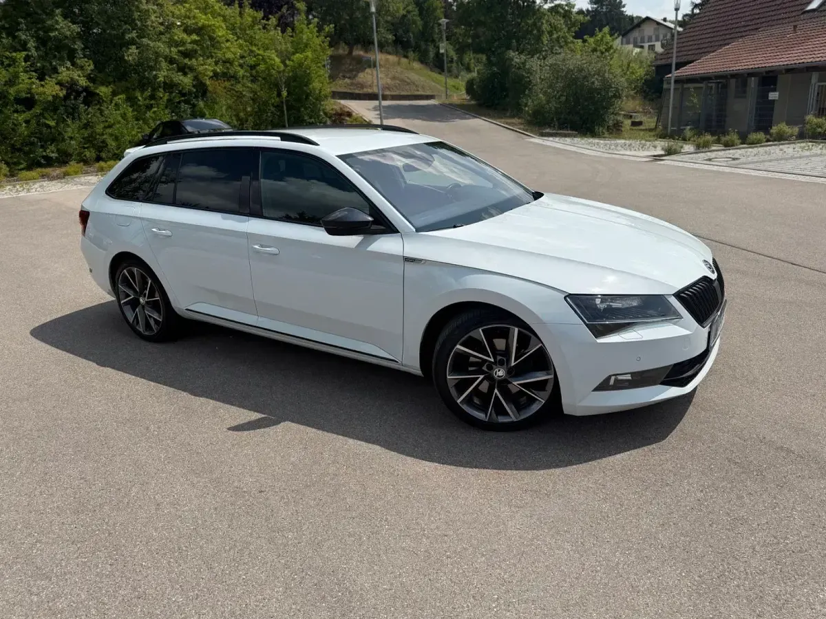 Gebraucht Skoda Superb SportLine 190 PS (139 kW) 2017 Weiß Kombi