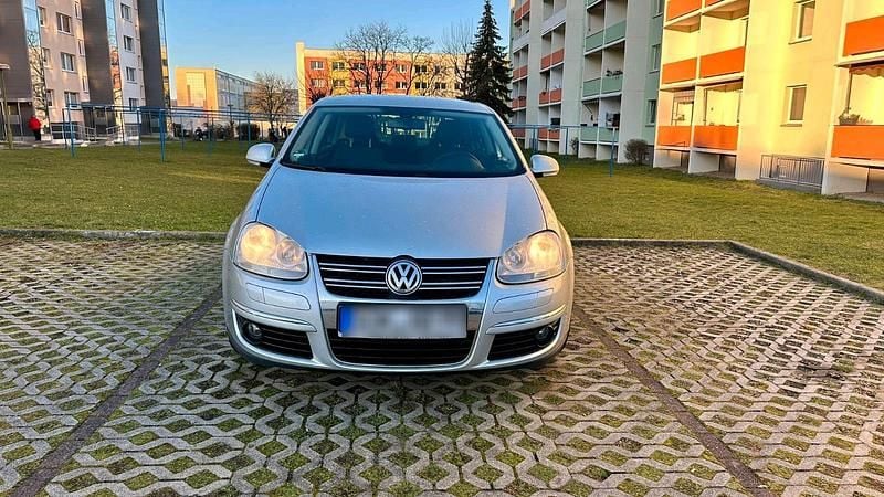 Silber Gebraucht 2009 VW Jetta Limousine | 3.100 € (Fairer Preis) - Bild 1/4