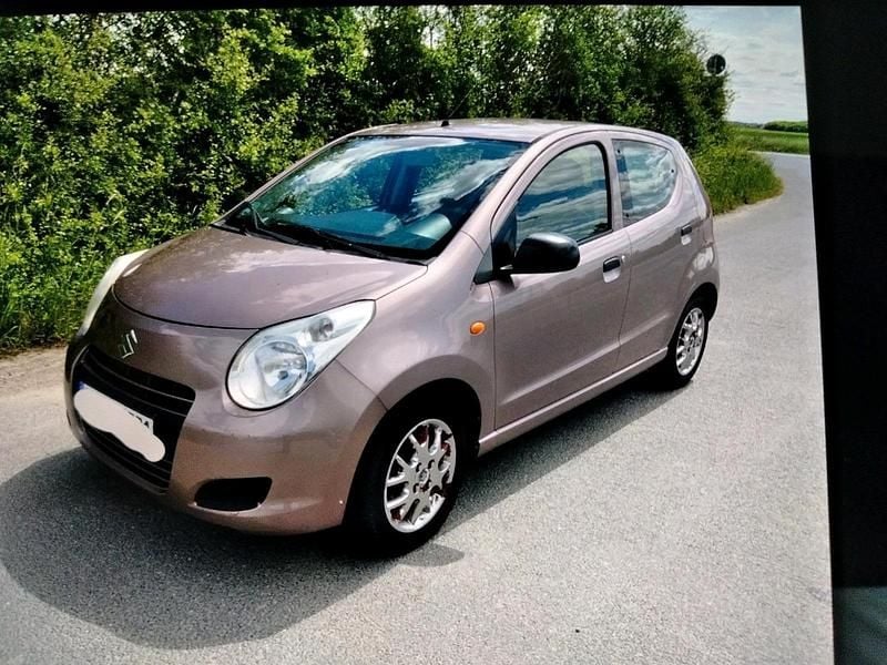 Braun Gebraucht 2010 Suzuki Alto Kleinwagen | 1.800 € (Guter Preis) - Bild 1/4
