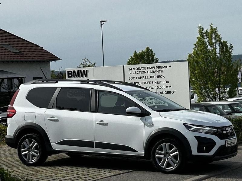 Second-hand Dacia Jogger Expression 110 CP (80 kW) 2023 Alb Monovolum