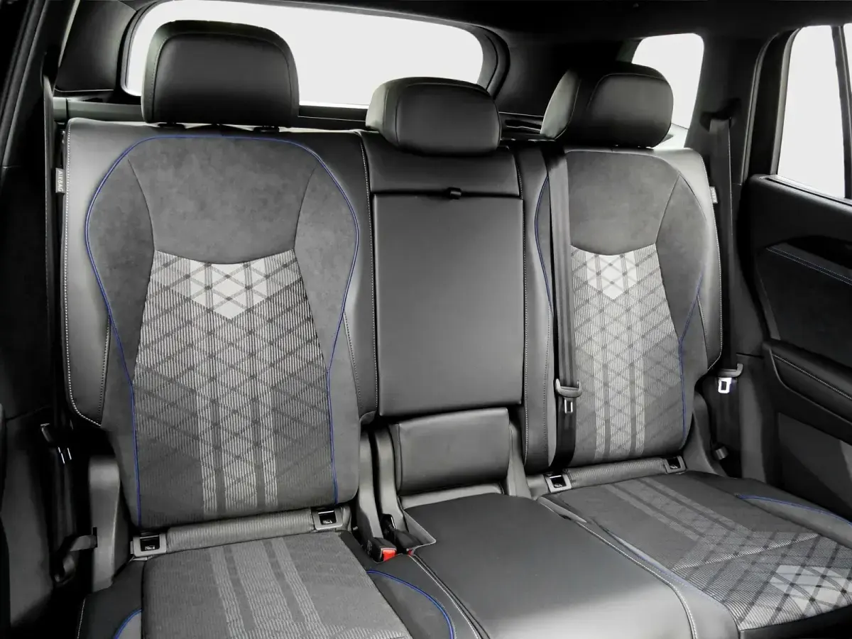 Gebraucht VW Tayron R-line 272 PS (200 kW) 2025 Schwarz SUV