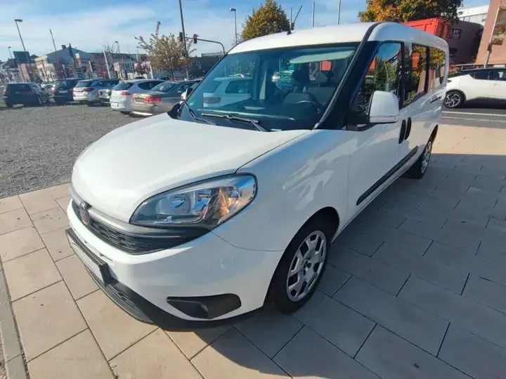 Colore esterno weiß Gebraucht 2017 Fiat Doblò Van / Kleinbus | 10.900 € - Bild 1/3
