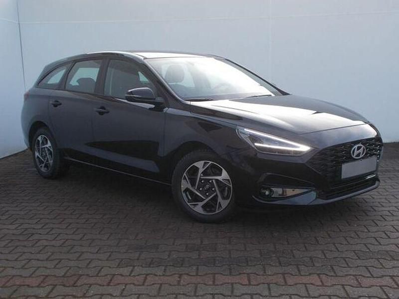 Gebraucht Hyundai i30 Trend 101 PS (74 kW) 2024 Schwarz Kombi