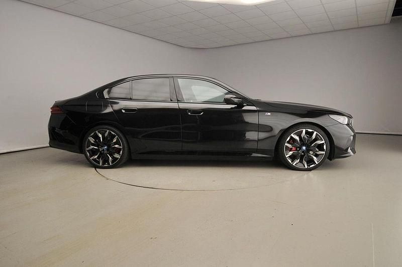 Gebraucht BMW i5 M Sport 442 kW (601 PS) 2024 Schwarz Limousine