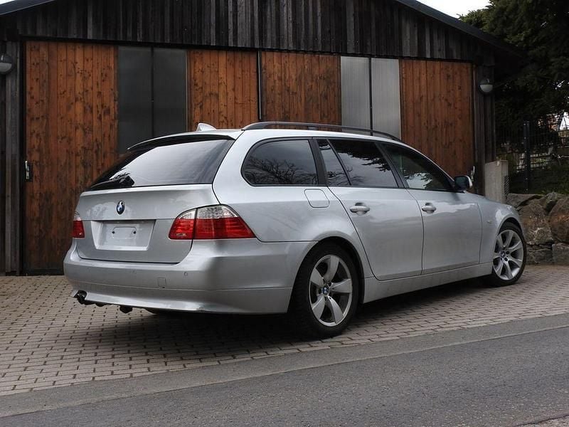 Second-hand BMW 545 333 CP (244 kW) 2004 Gri Break