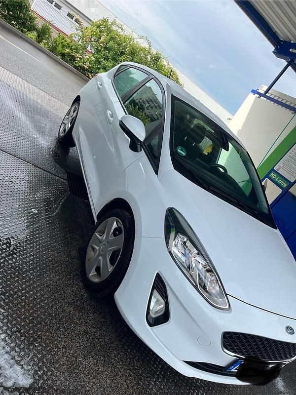 Gebraucht Ford Fiesta 72 PS (52 kW) 2019 Weiß Kleinwagen