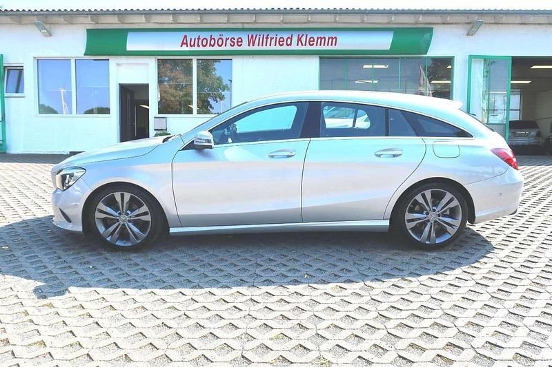 Polarsilberpearleffect Gebraucht 2017 Mercedes CLA180 Limousine | 18.450 € (Guter Preis) - Bild 1/4