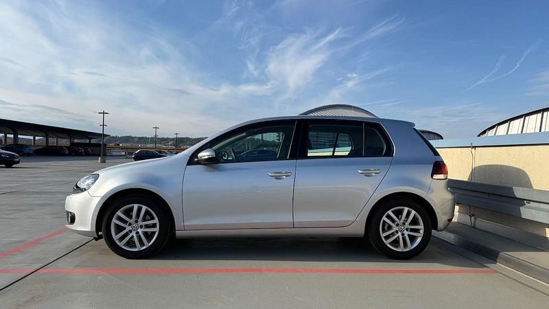 Gebraucht VW Golf VI Highline 122 PS (89 kW) 2011 Silber Kleinwagen