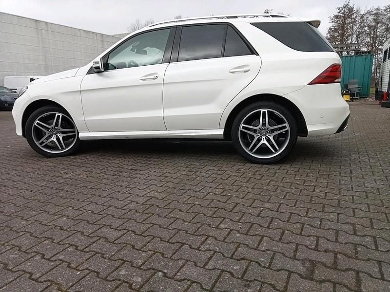Gebraucht Mercedes GLE250 204 PS (150 kW) 2018 Weiß SUV