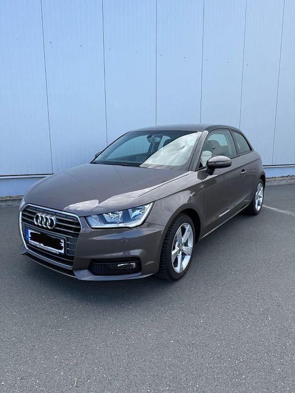 Braun Gebraucht 2016 Audi A1 Kleinwagen | 13.799 € (Teuer) - Bild 1/4