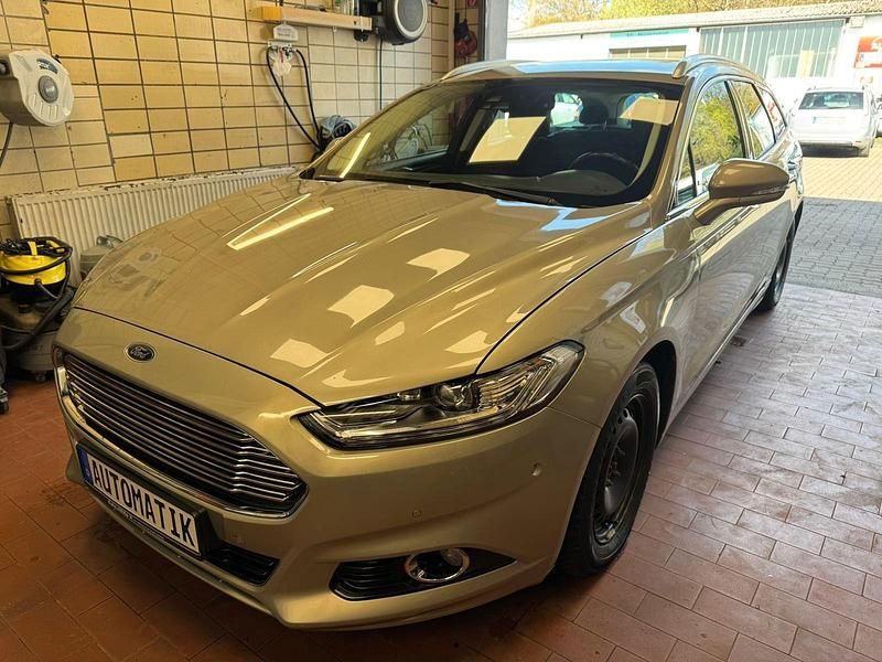 Gebraucht Ford Mondeo Titanium 179 PS (131 kW) 2016 Silber Kombi