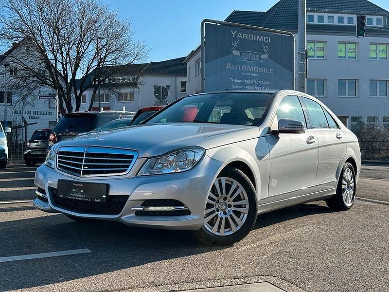 Gebraucht Mercedes C180 156 PS (114 kW) 2012 Silber Limousine