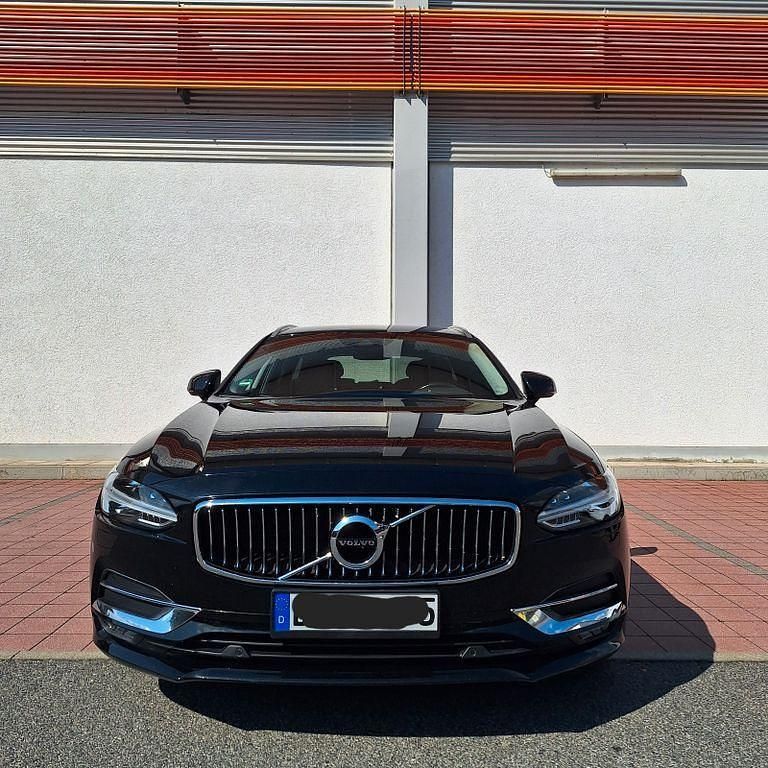 Schwarz Gebraucht 2017 Volvo V90 Inscription Kombi | 20.999 € (Fairer Preis) - Bild 1/4