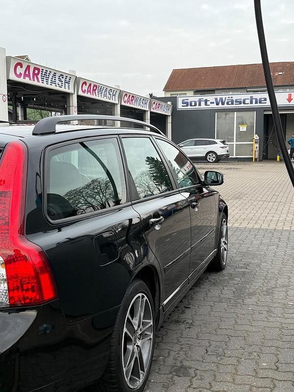 Gebraucht Volvo V50 109 PS (80 kW) 2009 Schwarz Kombi