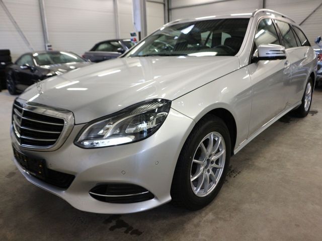 Silber Gebraucht 2015 Mercedes E200 Elegance Kombi | 17.800 € (Fairer Preis) - Bild 1/4