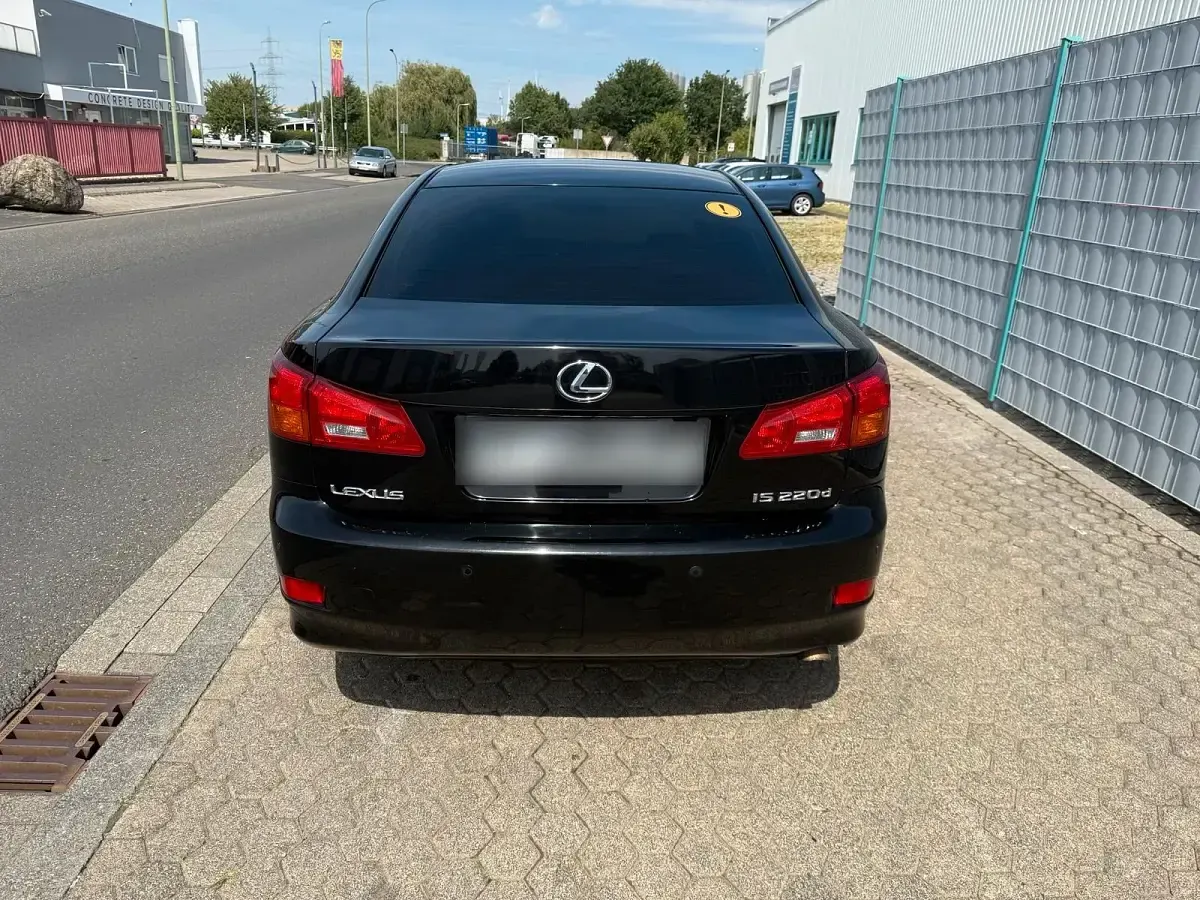 Gebraucht Lexus IS220d 177 PS (130 kW) 2006 Schwarz Limousine