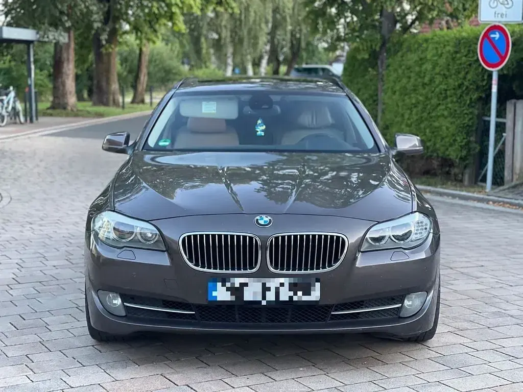 Gebraucht BMW 530 Performance 258 PS (189 kW) 2012 Braun Limousine