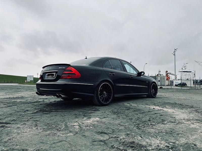 Schwarz Gebraucht 2004 Mercedes E500 AMG Limousine | 8.500 € - Bild 1/4