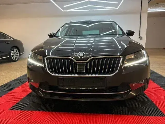 Gebraucht Skoda Superb Style 210 PS (154 kW) 2016 Braun Kombi