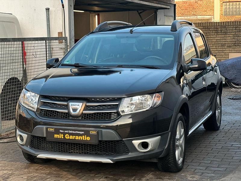 Gebraucht Dacia Sandero Prestige 90 PS (66 kW) 2015 Schwarz Kleinwagen