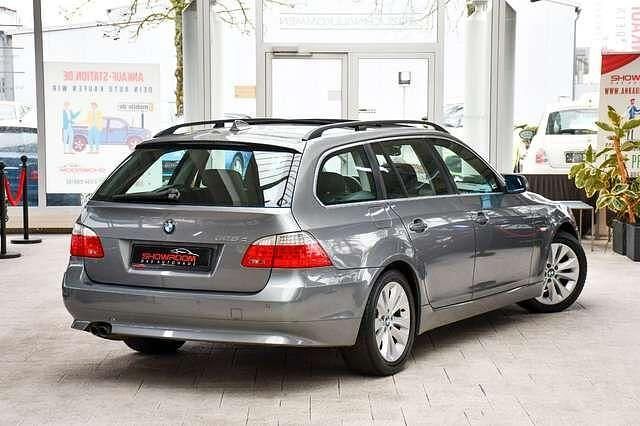 Gebraucht BMW 525 Exclusive 197 PS (144 kW) 2007 Grau Kombi
