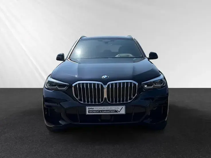 Gebraucht BMW X5 M Sport 352 PS (258 kW) 2023 Carbonschwarz metallic SUV