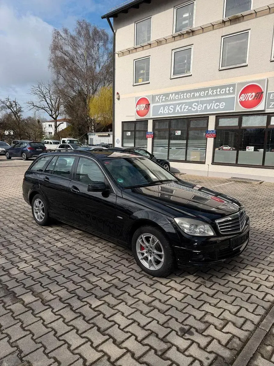 Gebraucht Mercedes C200 136 PS (100 kW) 2010 Schwarz Kombi