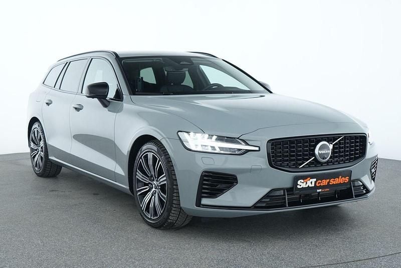 Grau Gebraucht 2025 Volvo V60 Plus Kombi | 41.770 € (Guter Preis) - Bild 1/4