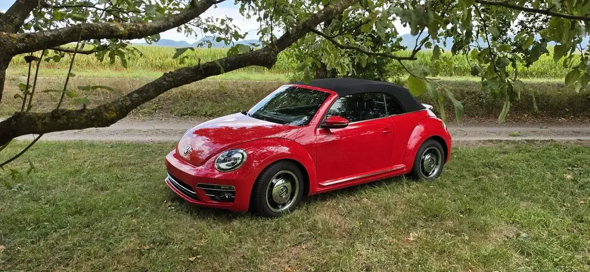 Gebraucht VW Beetle Cabriolet 105 PS (77 kW) 2016 Rot Cabrio