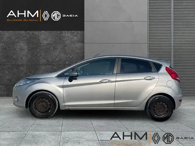 Gebraucht Ford Fiesta Titanium 69 PS (50 kW) 2011 Silber Kleinwagen