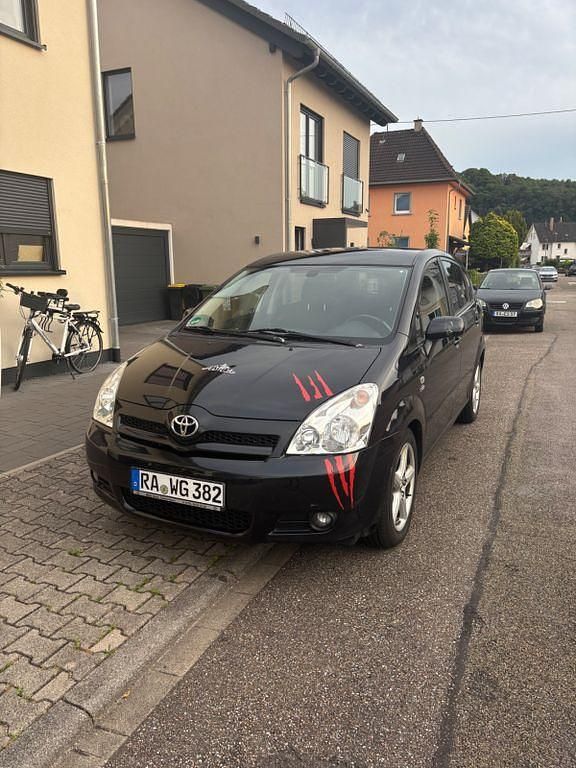 Schwarz Gebraucht 2006 Toyota Corolla Verso Executive Van / Kleinbus | 3.300 € (Fairer Preis) - Bild 1/4