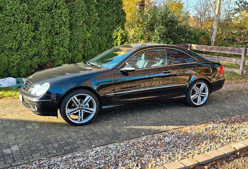 Schwarz Gebraucht 2005 Mercedes CLK200 Avantgarde Coupé | 5.500 € (Fairer Preis) - Bild 1/4
