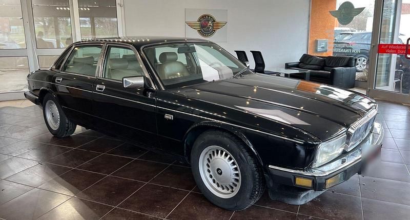 Gebraucht Jaguar XJ40 184 PS (135 kW) 1988 Schwarz Limousine