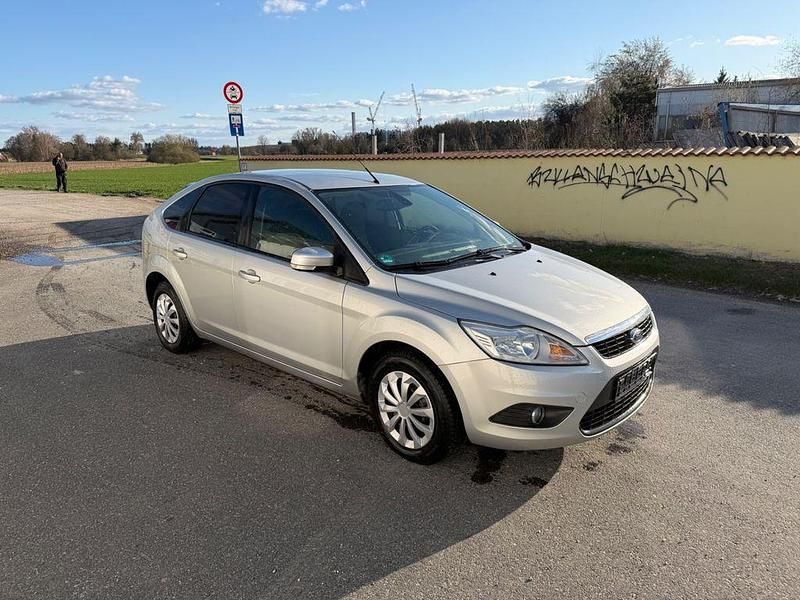 Gebraucht Ford Focus Style 101 PS (74 kW) 2008 Silber Limousine