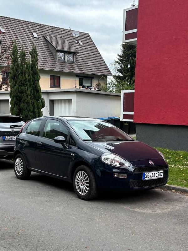Gebraucht Fiat Punto 69 PS (50 kW) 2015 Blau Kleinwagen