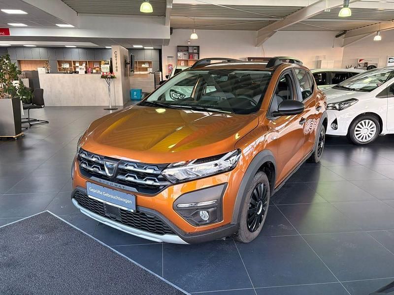 Orange Gebraucht 2022 Dacia Sandero Essentiel Kleinwagen | 13.990 € (Fairer Preis) - Bild 1/4