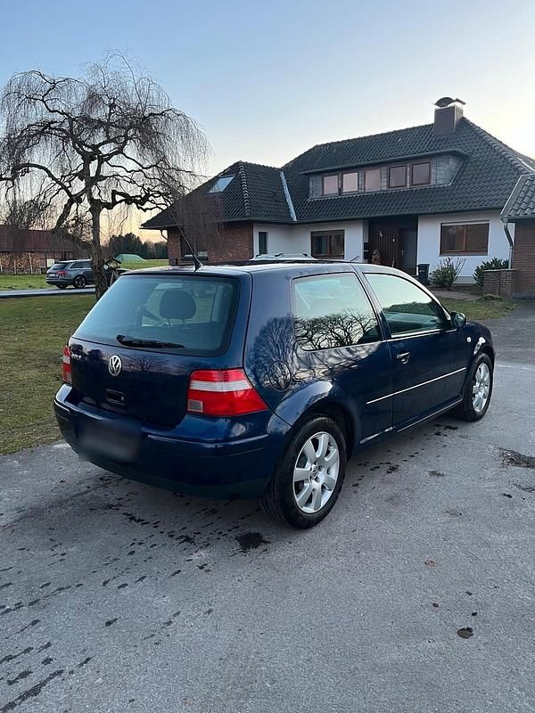 Gebraucht VW Golf IV 75 PS (55 kW) 2003 Blau Kleinwagen