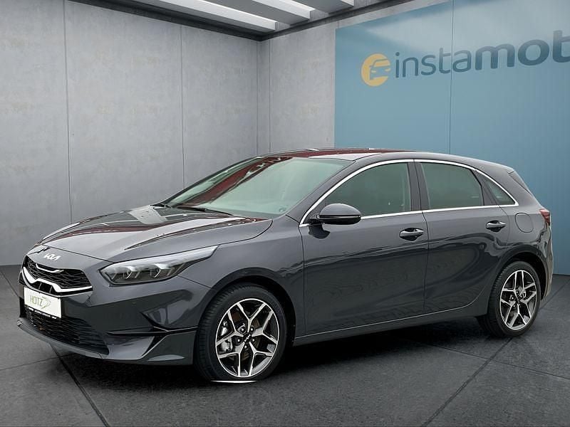 Grau Neu 2025 Kia Ceed Spirit Kleinwagen | 27.249 € (Fairer Preis) - Bild 1/4