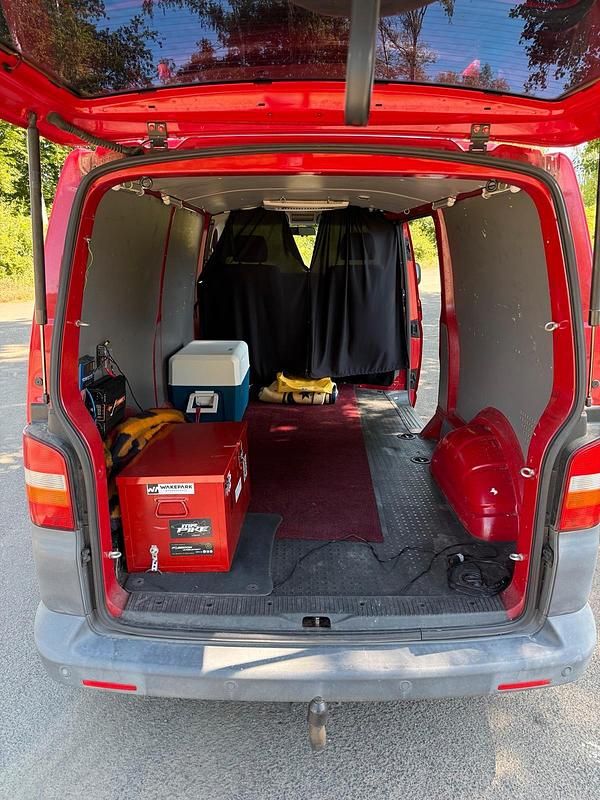 Gebraucht VW Transporter 102 PS (75 kW) 2008 Rot Van