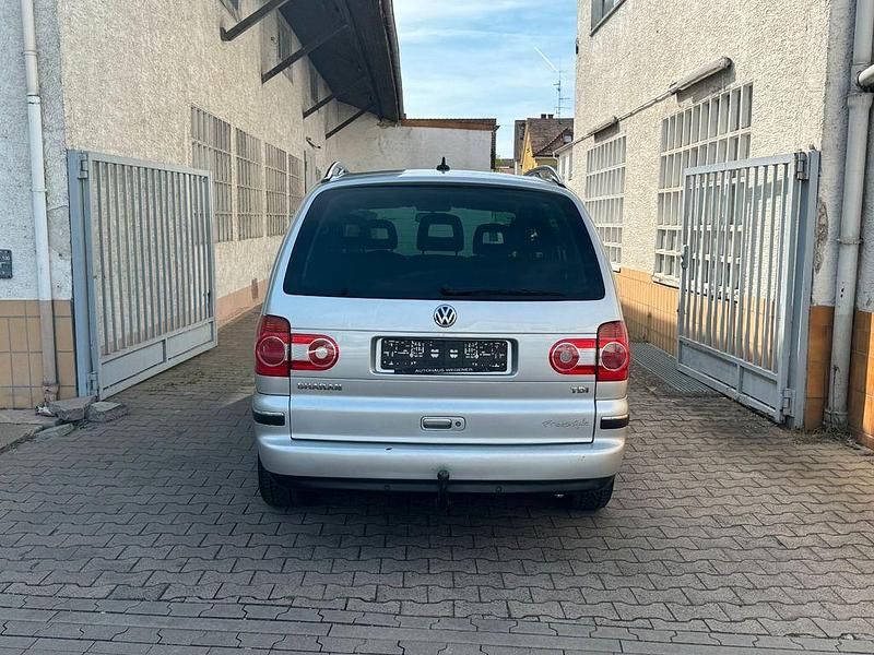 Gebraucht VW Sharan Freestyle 116 PS (85 kW) 2007 Silber Van / Kleinbus