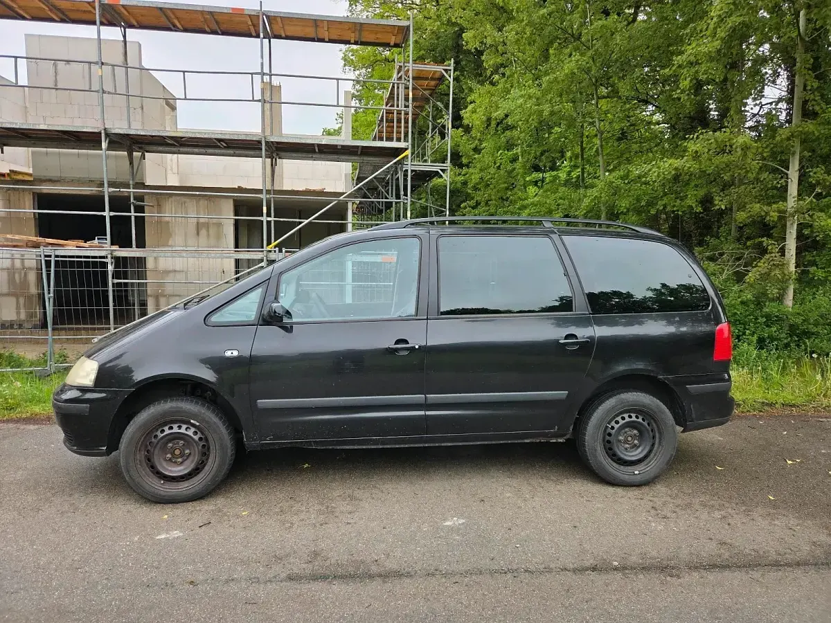 Używany Seat Alhambra 2004 Czarny Minivan
