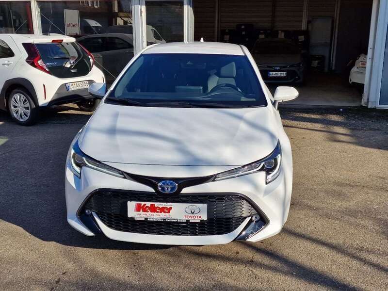 Gebraucht Toyota Corolla Hybrid Team 136 PS (100 kW) 2023 Schneeweiss Limousine