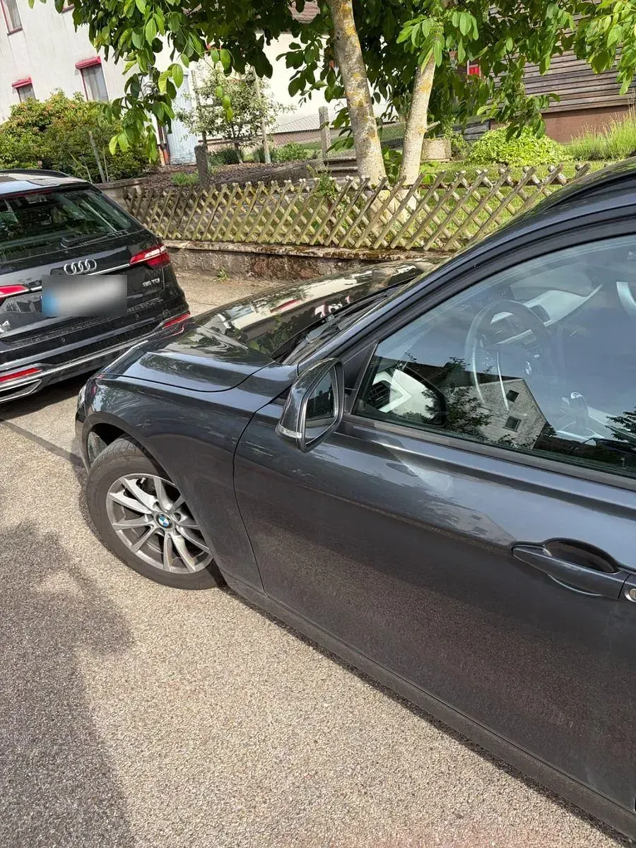 Gebraucht BMW 318 Advantage 150 PS (110 kW) 2018 Grau Kombi