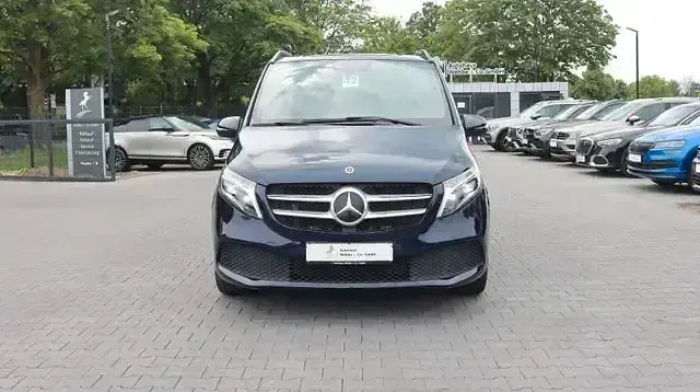 Gebraucht Mercedes V250 Edition 190 PS (139 kW) 2019 Blau Van / Kleinbus