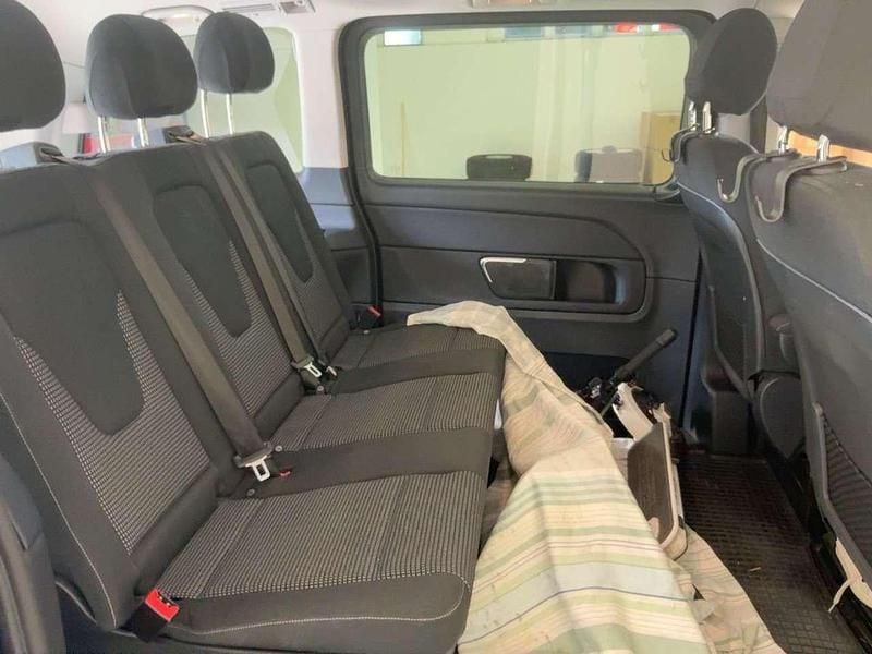 Schwarz Gebraucht 2019 Mercedes V220 Edition Van / Kleinbus | 36.490 € (Superpreis) - Bild 1/4