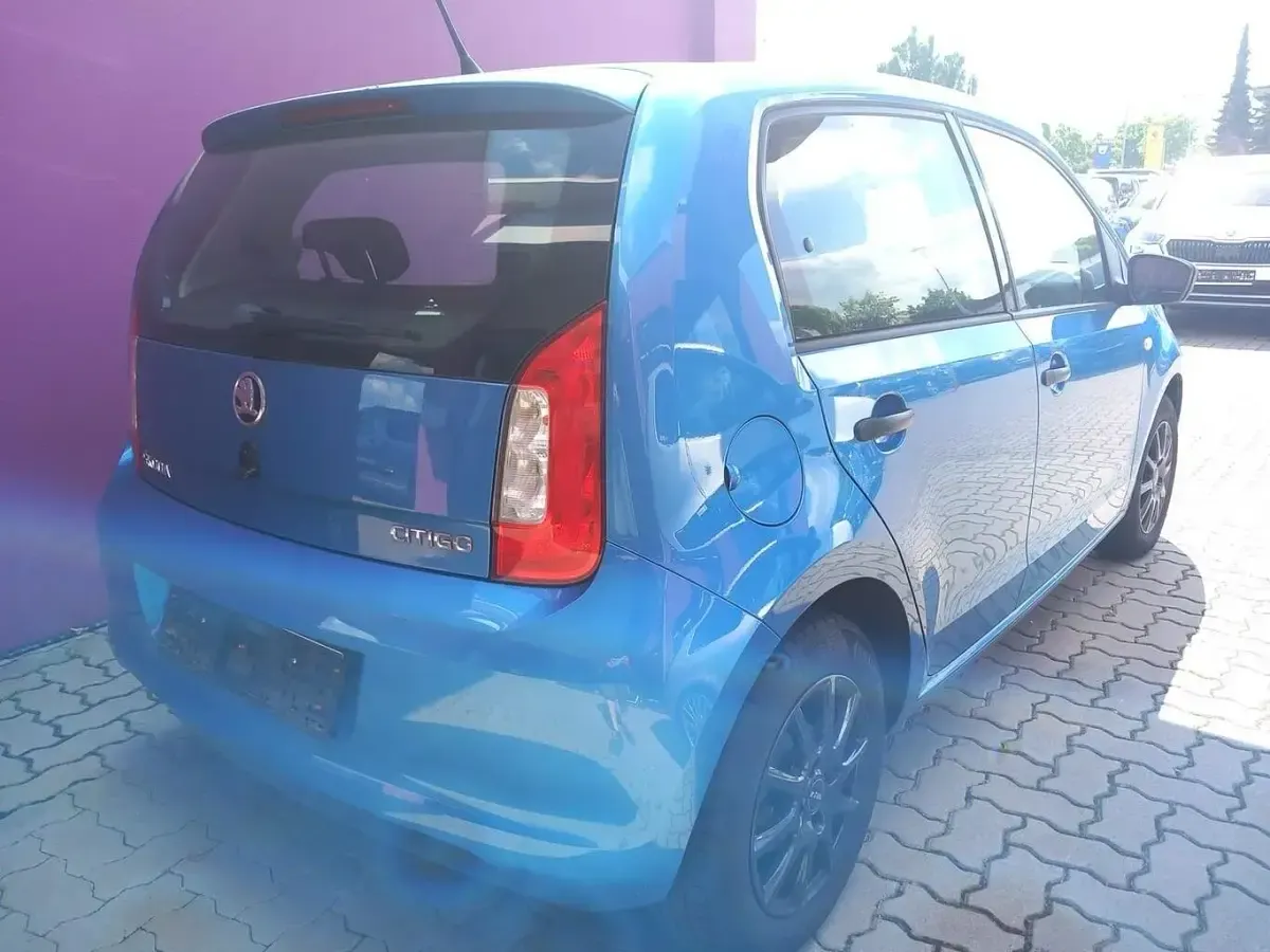 Gebraucht Skoda Citigo Active 60 PS (44 kW) 2018 Costa azul metallic Kleinwagen