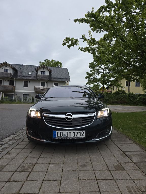 Grün Gebraucht 2015 Opel Insignia Business Kombi | 9.500 € (Fairer Preis) - Bild 1/4