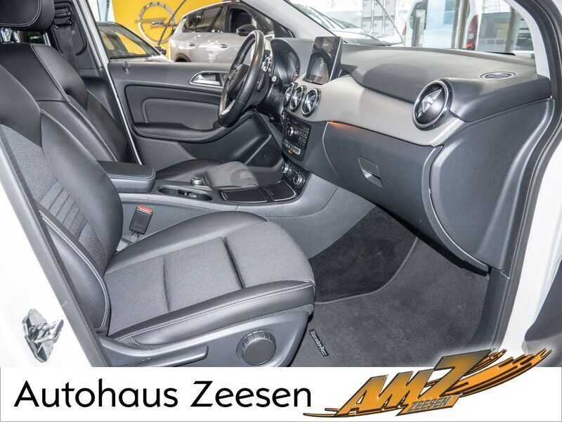 Gebraucht Mercedes B220 Style 170 PS (125 kW) 2018 Calcitweiss Van / Kleinbus