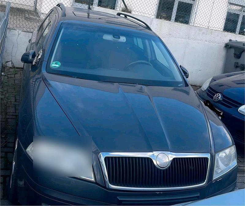 Grau Gebraucht 2008 Skoda Octavia Kombi | 2.100 € (Superpreis) - Bild 1/4